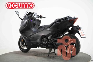 YAMAHA TMAX 560