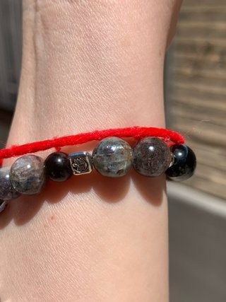 Pulsera de 8 mm de Piedra Azul “Gota de Sangre”