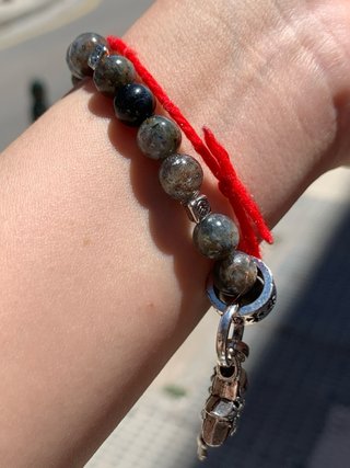 Pulsera de 8 mm de Piedra Azul “Gota de Sangre”