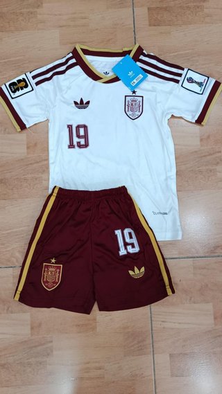 Conjunto Camiseta y Pantalón España 19