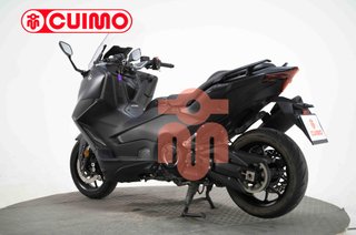 YAMAHA TMAX 560