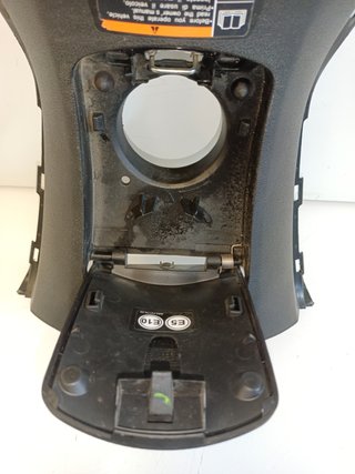 Carenado tapa gasolina Yamaha NMAX 125 de 2024