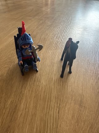 Guerrero Playmobil a caballo