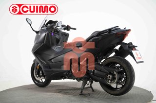 YAMAHA TMAX 560