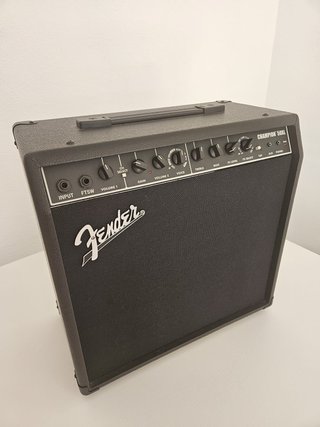 Amplificador Guitarra Fender Champion 50XL & Funda