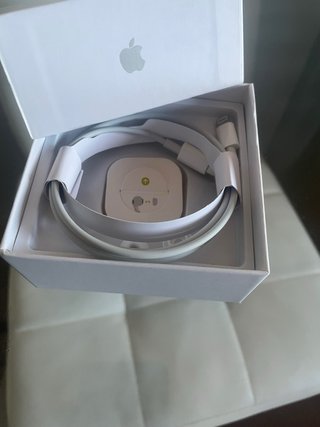 Caja con Accesorios AirPods Apple
