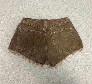 Shorts vaqueros marrones desgastados