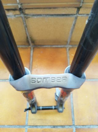 Horquilla Marzocchi Bomber Z2 MTB
