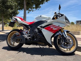 Yamaha R1 2008 Roja y Blanca