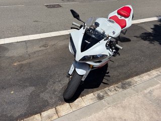 Yamaha R1 2008 Roja y Blanca