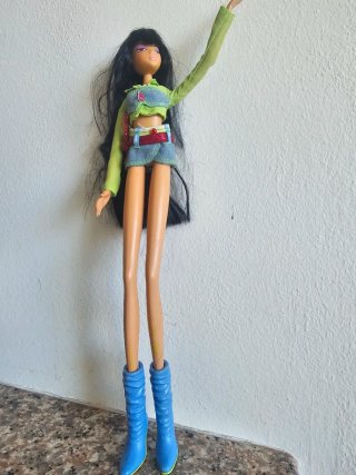 Bambola Hi Glam con capelli lunghi