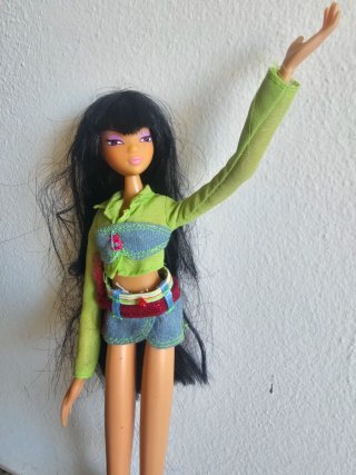 Bambola Hi Glam con capelli lunghi