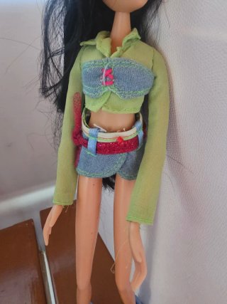 Bambola Hi Glam con capelli lunghi
