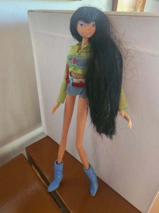 Bambola Hi Glam con capelli lunghi