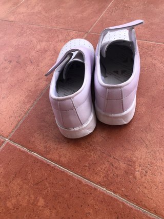 Zapatos de trabajo blancos