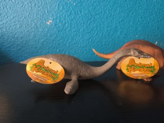 Muñecos dinosaurios (4 unidades)