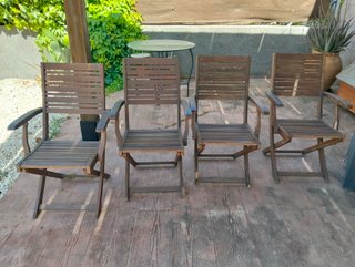 Conjunto de 4 sillas y mesa de jardín madera