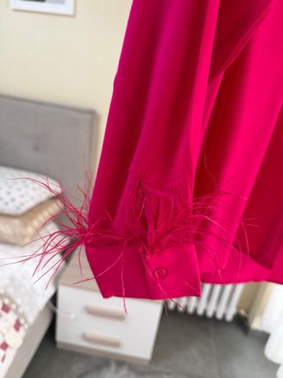 Camicia Zara fucsia con piume