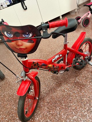 Bicicleta infantil roja Ladybug