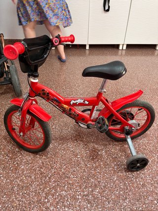 Bicicleta infantil roja Ladybug