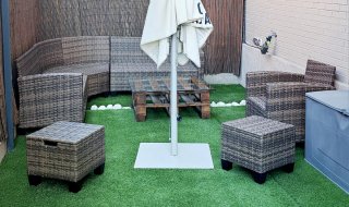 Conjunto de jardín de ratán y madera