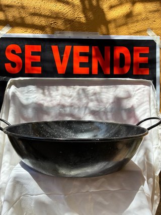 Sartén metálica negra