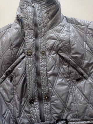 Cazadora acolchada plateada mujer