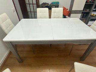 Mesa y 6 Sillas Comedor Blancas