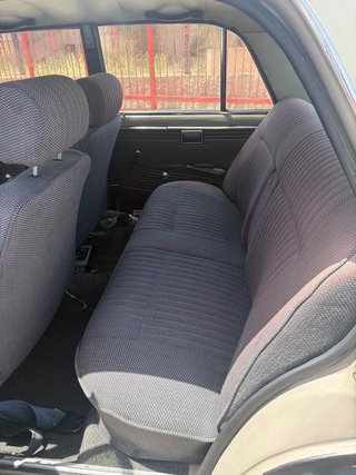 SEAT 124 124