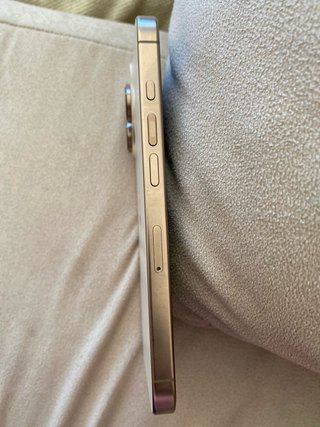 iPhone 16 Pro - Dorado/Blanco
