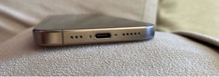 iPhone 16 Pro - Dorado/Blanco