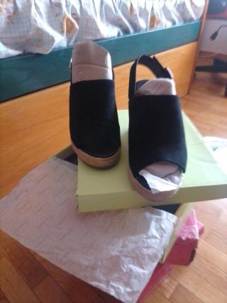 Sandalias de cuña negras