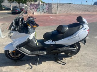 Suzuki Burgman 650 Executive Maxi Scooter XXXX-KFJ