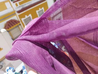 Cortina violeta transparente