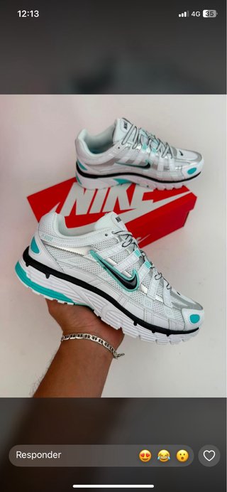 Zapatillas Nike Blancas y Turquesa