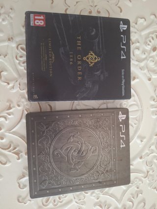PS4 Pro + SSD 1TB + HDD 1TB + 2 mandos + 14 juegos