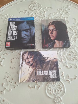 PS4 Pro + SSD 1TB + HDD 1TB + 2 mandos + 14 juegos