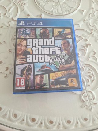 PS4 Pro + SSD 1TB + HDD 1TB + 2 mandos + 14 juegos