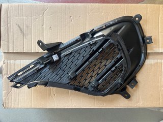 Rejilla Paragolpes Hyundai 86551-J74 OEM