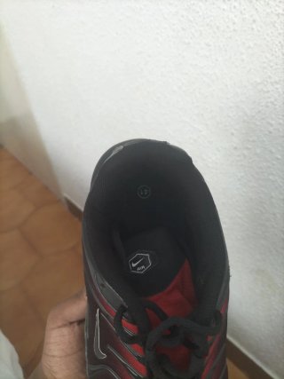 Nike TN Air Rojas y Negras Talla 41