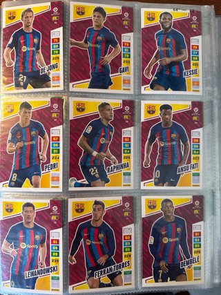 Álbum Adrenalyn XL 2022-23 casi completo