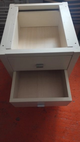 Escritorio madera maciza con cajones