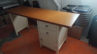 Escritorio madera maciza con cajones