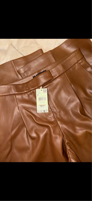 Pantalones Marrones Efecto Piel