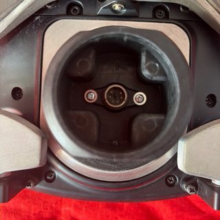 Volante Thrustmaster Ferrari SF1000