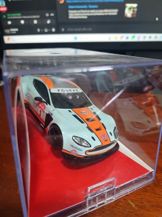 Scalextric SCX Aston Martin Vantage GT3