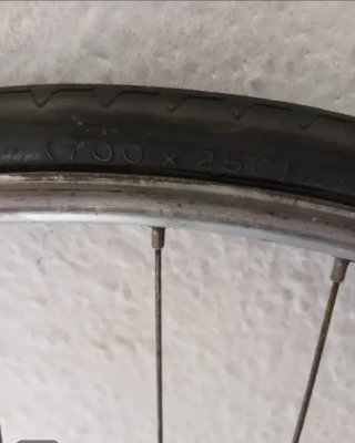 Rueda de bicicleta con piñonera