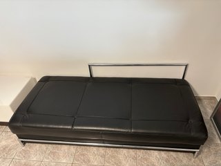 Divano letto Eileen Gray in pelle nera