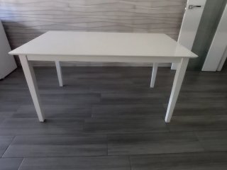 Mesa de comedor madera lacada blanca