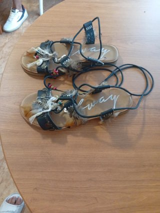 Sandalias boho plumas conchas abalorios talla 37